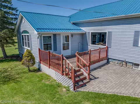 342 N Chambers Rd, Tawas, MI 48763