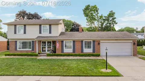 15431 Huff St, Livonia, MI 48154