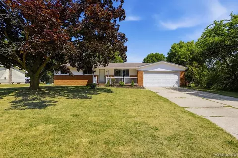 5068 Monticello Dr, Flint, MI 48473