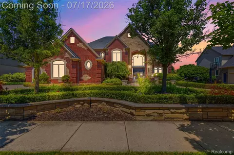 48554 Stoneridge Dr, Northville, MI 48168