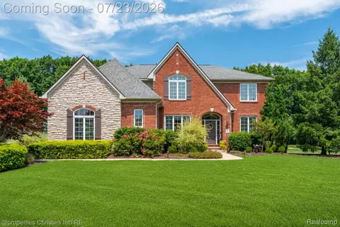 47648 Cheltenham Dr, Novi, MI 48374
