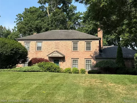 1273 Indian Mound W, Bloomfield Hills, MI 48301