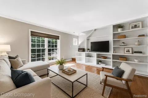 2154 Pennsylvania Ln, Ann Arbor, MI 48103