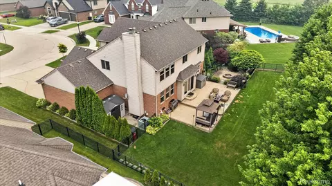 View/Area - 50414 Greycoat Ln, Macomb, MI 48044 photo 6 of 11