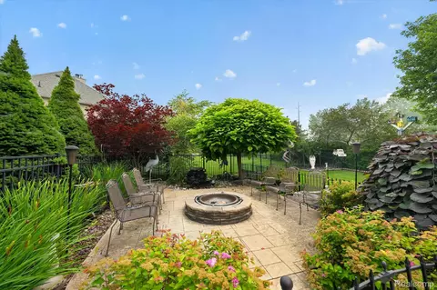 Exterior - 50414 Greycoat Ln, Macomb, MI 48044 photo 6 of 9
