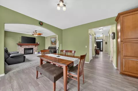 Entry Way - 50414 Greycoat Ln, Macomb, MI 48044 photo 3 of 6