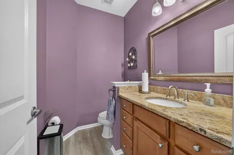 Bath - 50414 Greycoat Ln, Macomb, MI 48044 photo 1 of 8