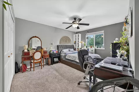 Bedroom - 50414 Greycoat Ln, Macomb, MI 48044 photo 3 of 8