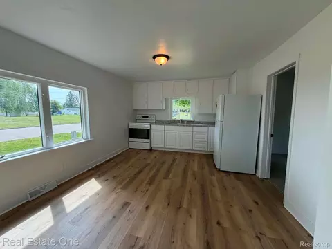 Living - 3585 Marcus St, Deckerville, MI 48427 photo 4 of 5