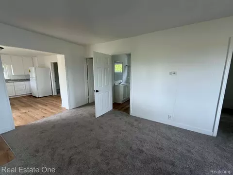 Living - 3585 Marcus St, Deckerville, MI 48427 photo 3 of 5