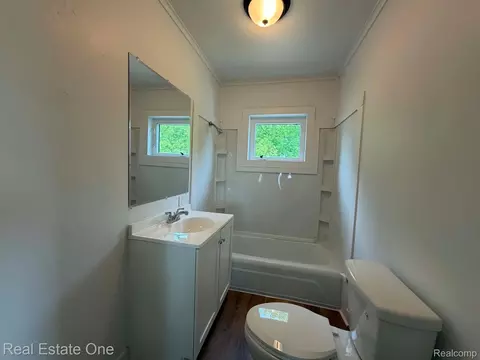 Bath - 3585 Marcus St, Deckerville, MI 48427 photo 1 of 1