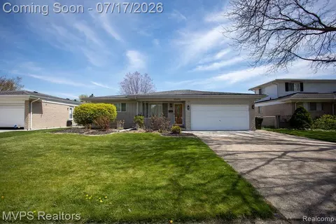 35470 Dearing Dr, Sterling Heights, MI 48312