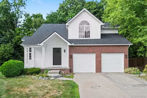 4429 Meadowlane Ct, Burton, MI 48519