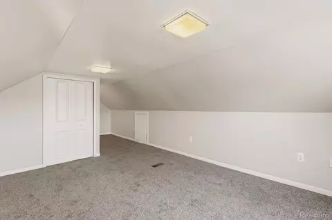Bedroom - 5852 Beech Daly Rd, Taylor, MI 48180 photo 5 of 5
