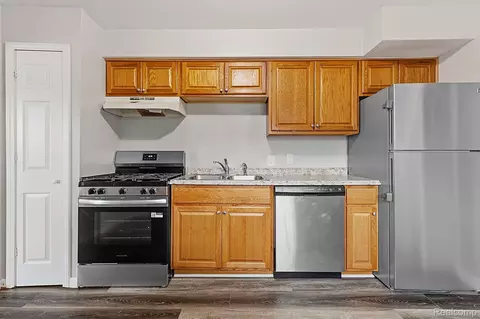Kitchen - 5852 Beech Daly Rd, Taylor, MI 48180 photo 3 of 3