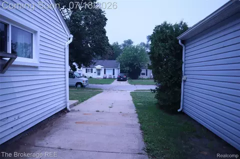 34861 John St, Wayne, MI 48184 photo 8