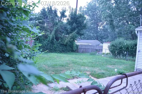 34861 John St, Wayne, MI 48184 photo 10