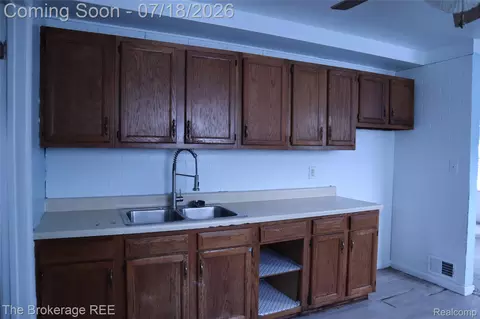 34861 John St, Wayne, MI 48184 photo 38