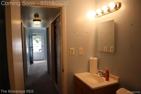 34861 John St, Wayne, MI 48184 photo 32