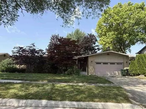 10078 Kolb Ave, Allen Park, MI 48101