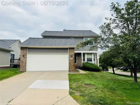 31199 Columbia Dr, Novi, MI 48377