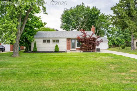 2118 Middlebelt Rd, West Bloomfield, MI 48324