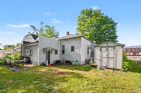 Exterior - 612 Vine St, St. Clair, MI 48079 photo 13 of 14