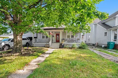 Exterior - 612 Vine St, St. Clair, MI 48079 photo 5 of 14