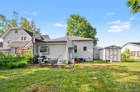 Exterior - 612 Vine St, St. Clair, MI 48079 photo 12 of 14