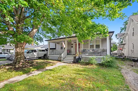 Exterior - 612 Vine St, St. Clair, MI 48079 photo 6 of 14
