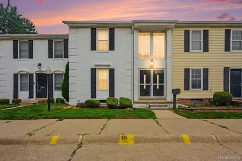 37491 Charter Oaks Blvd, Clinton Township, MI 48036