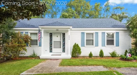 5608 Clinton River Dr, Waterford, MI 48327