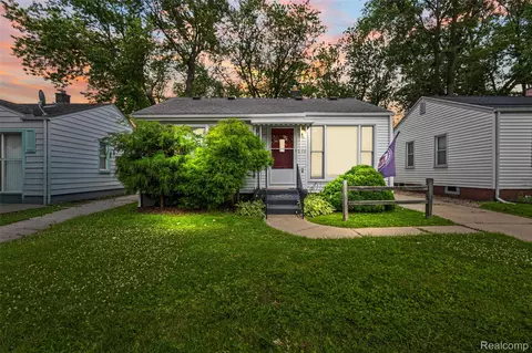 536 E Barrett Ave, Madison Heights, MI 48071