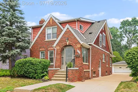 822 W Breckenridge St, Ferndale, MI 48220