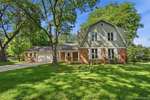 470 Morgan Cir, Northville, MI 48167