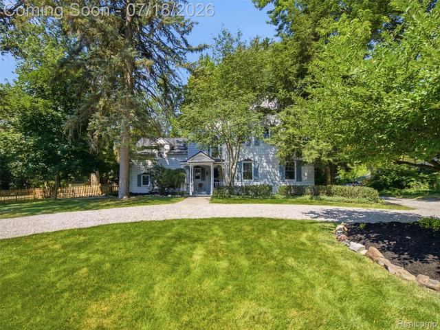 1200 Lake Pl, Bloomfield Hills, MI 48302
