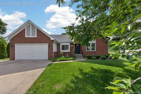 26606 Hales St, Madison Heights, MI 48071