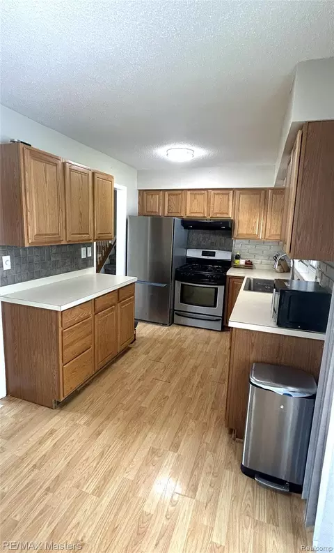 637 Dane Dr, Monroe, MI 48162 photo 6