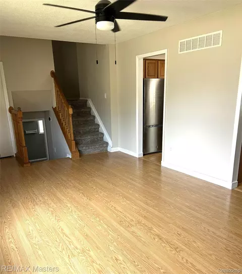 637 Dane Dr, Monroe, MI 48162 photo 5