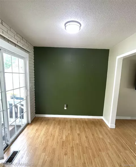 637 Dane Dr, Monroe, MI 48162 photo 7