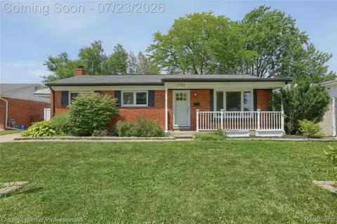 37161 Castleton Dr, Sterling Heights, MI 48312