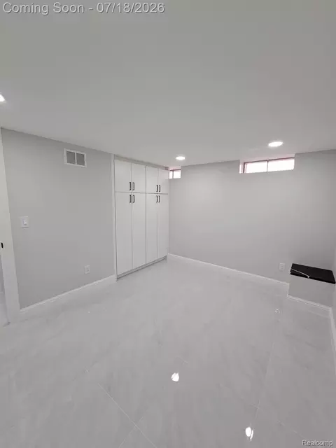 Other - 2926 Roundtree Dr, Troy, MI 48083 photo 13 of 18