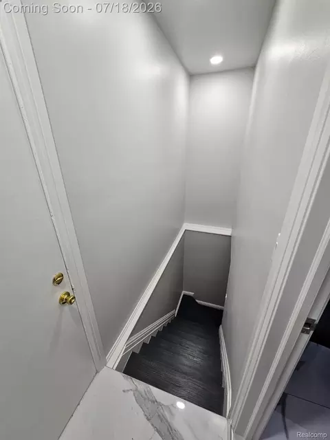 Entry Way - 2926 Roundtree Dr, Troy, MI 48083 photo 4 of 4
