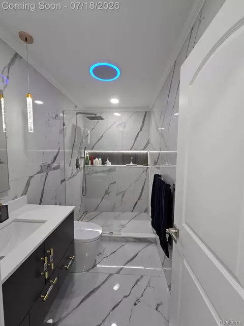 Bath - 2926 Roundtree Dr, Troy, MI 48083 photo 3 of 6