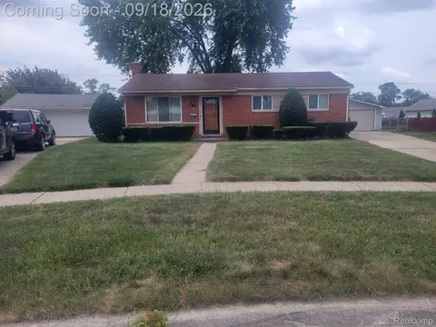 8424 Antwerp Dr, Sterling Heights, MI 48313