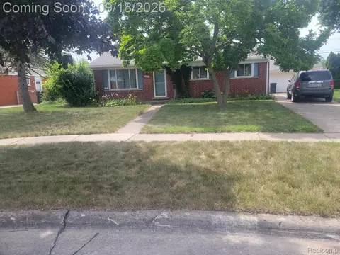 8436 Antwerp Dr, Sterling Heights, MI 48313