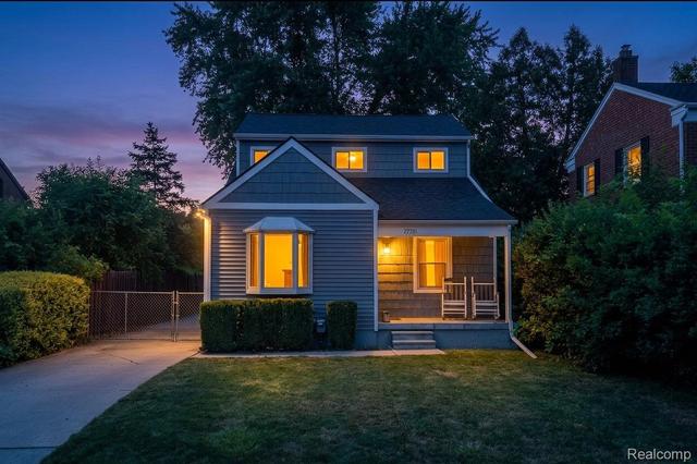 27731 Glenwood St, Saint Clair Shores, MI 48081