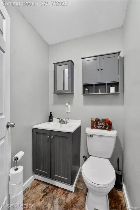 Bath - 4338 S Duffield Rd, Clayton, MI 48449 photo 3 of 4
