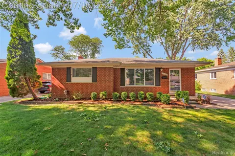 32686 Oakley St, Livonia, MI 48154