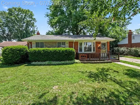 32205 John Hauk St, Garden City, MI 48135